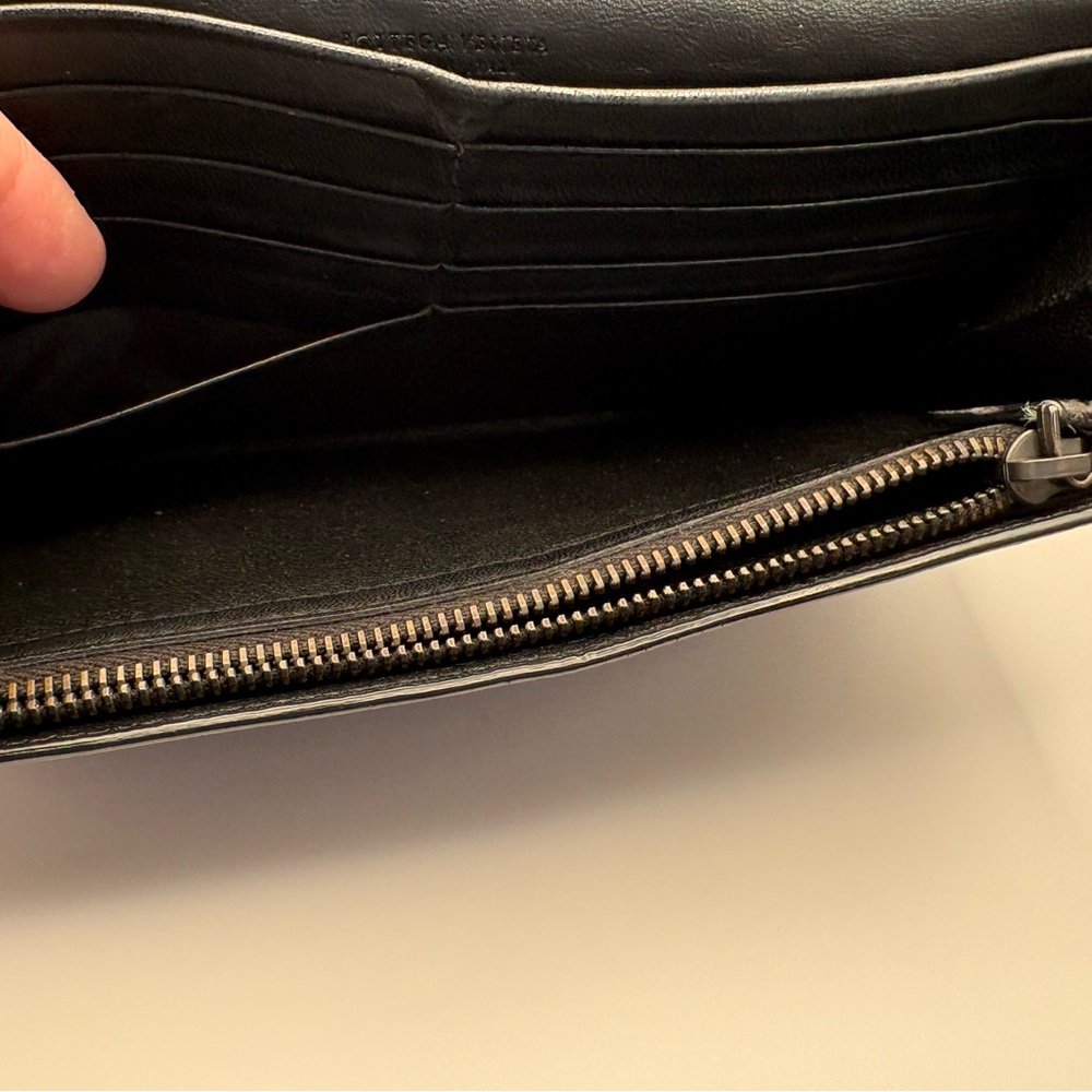 Bottega Veneta Intrecciato Leather Flap Wallet dark navy Wallet-unique - Picture 7 of 13